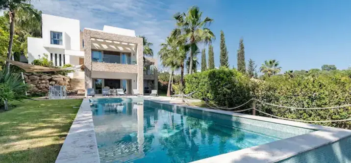 Long-term rent of detached villa in Benahavís 0