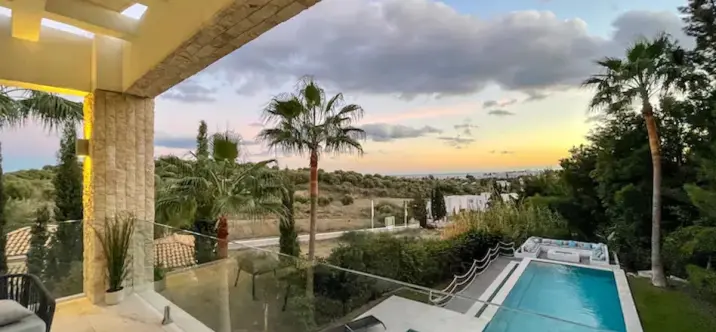 Long-term rent of detached villa in Benahavís 1