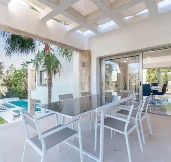 Long-term rent of detached villa in Benahavís