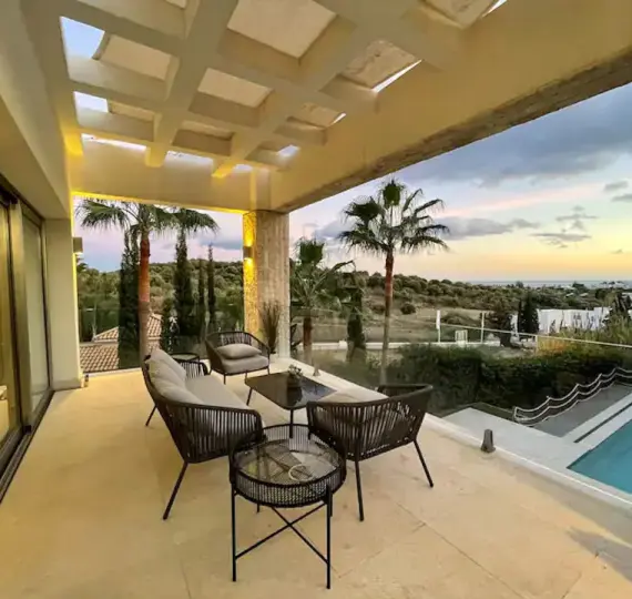 Long-term rent of detached villa in Benahavís