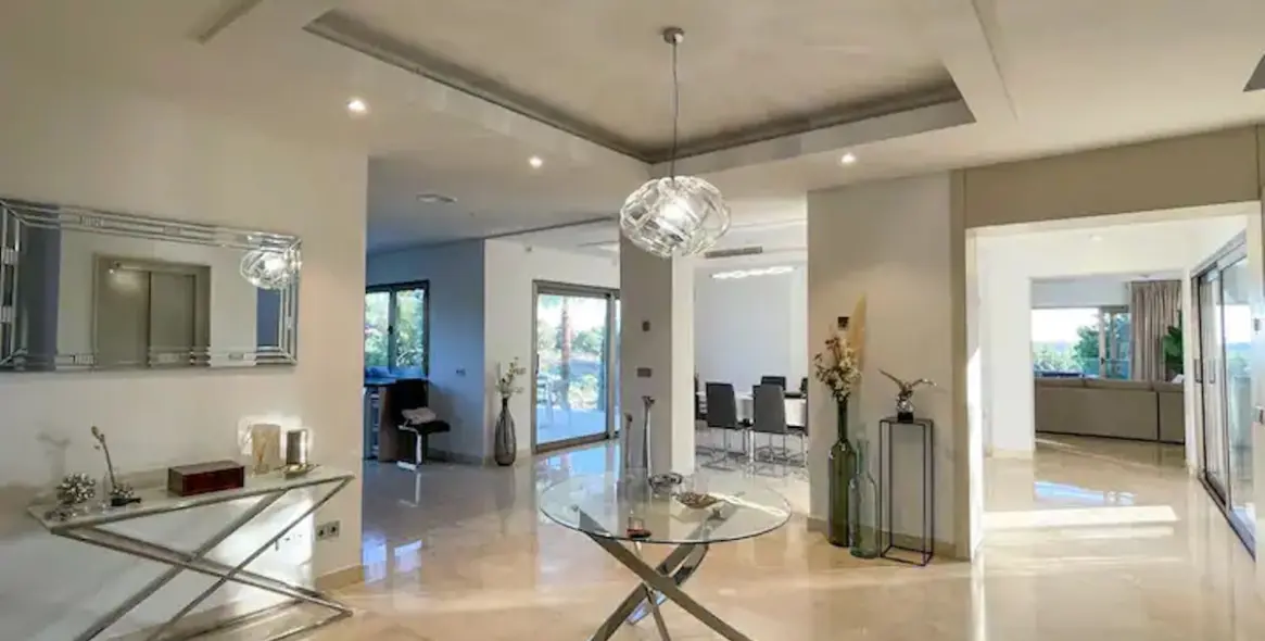 Long-term rent of detached villa in Benahavís 10