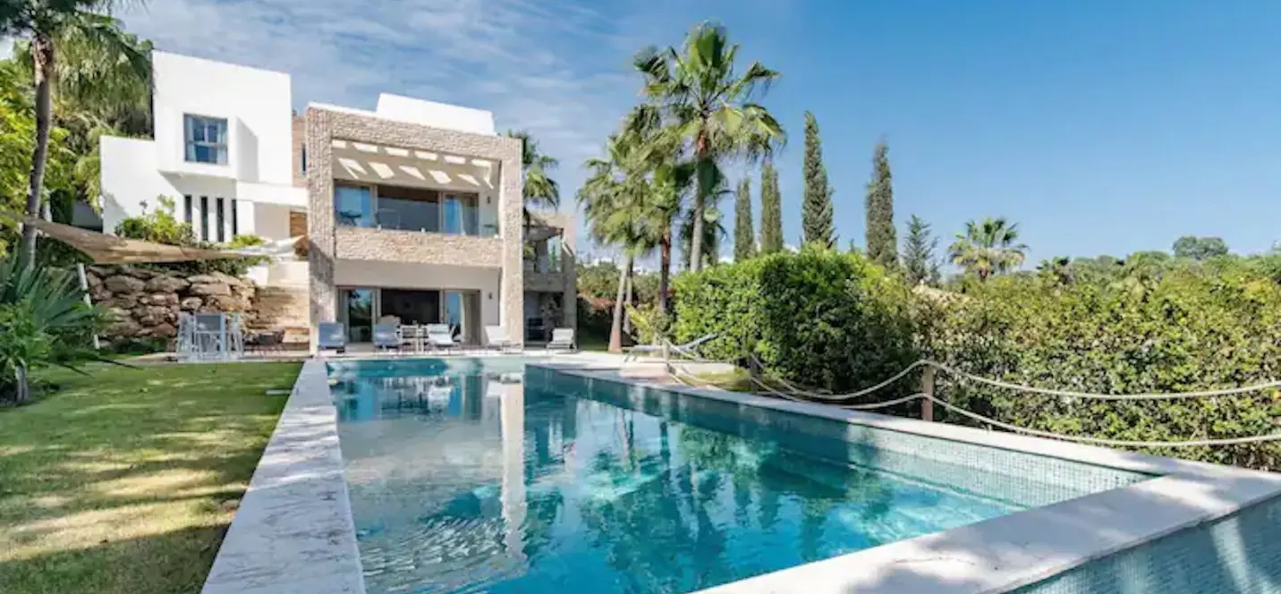 Long-term rent of detached villa in Benahavís 0