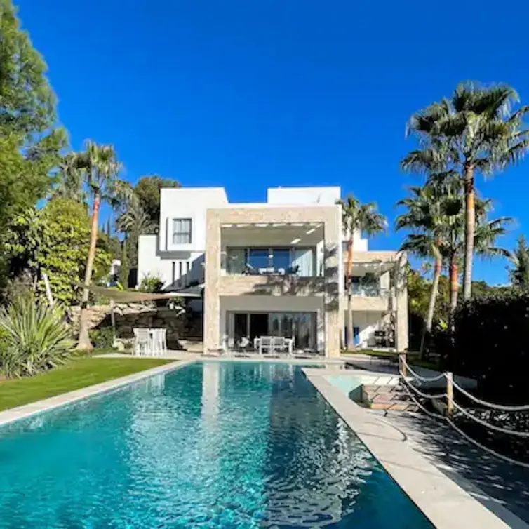 Long-term rent of detached villa in Benahavís