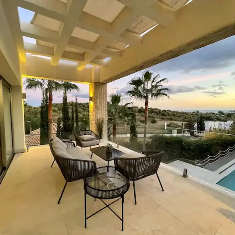 Long-term rent of detached villa in Benahavís