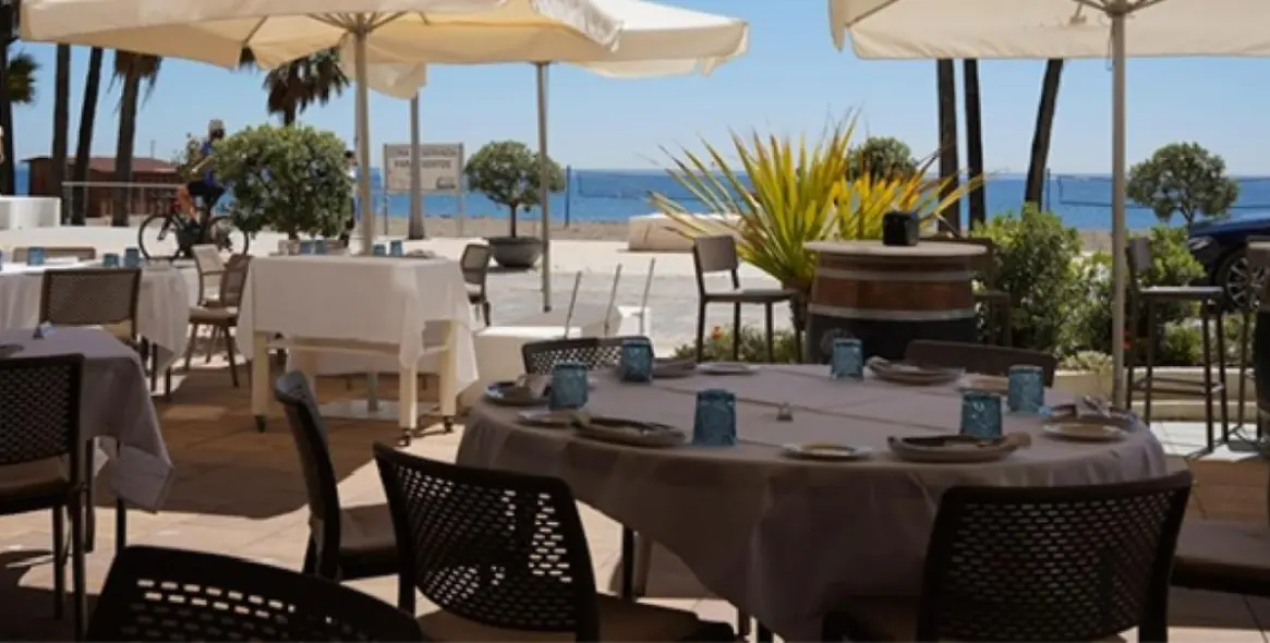 Venta de restaurante en Estepona 1
