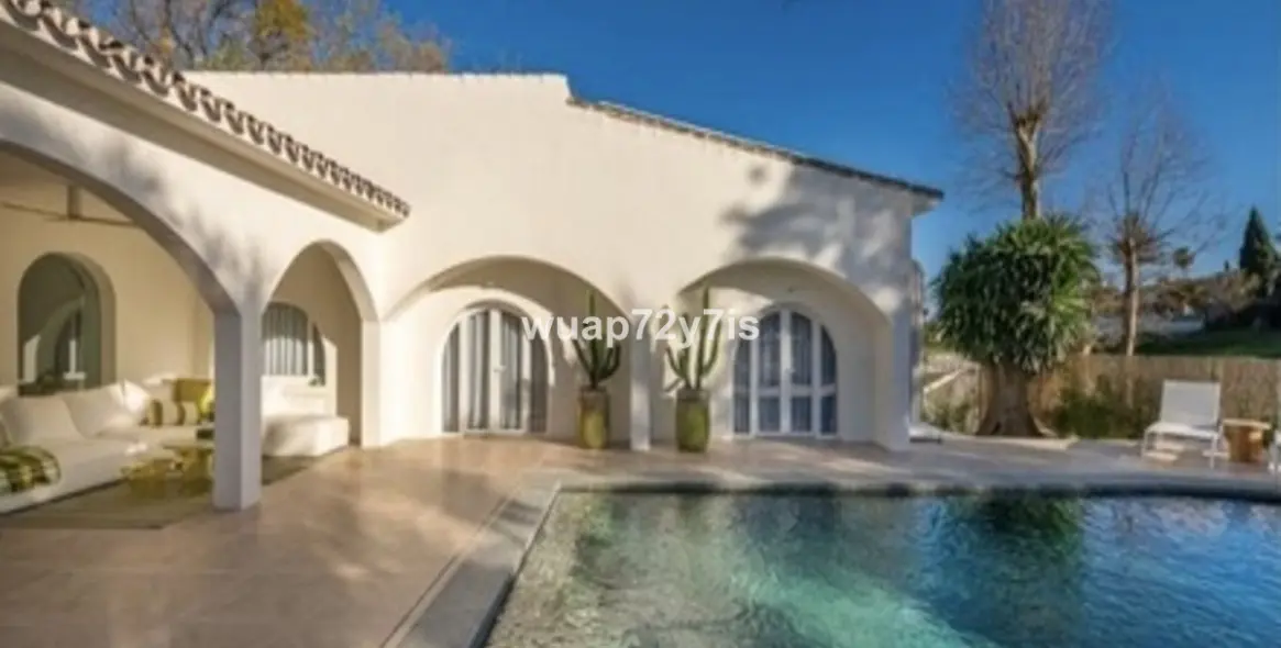 Sale of detached villa in Guadalmina Alta 1