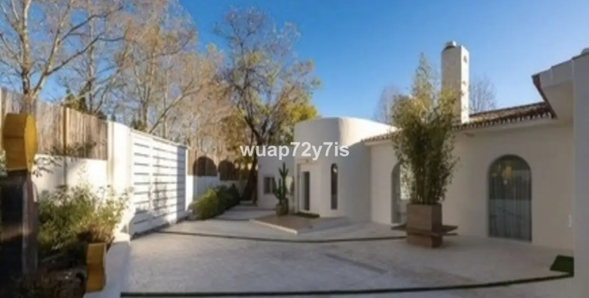 Sale of detached villa in Guadalmina Alta 4
