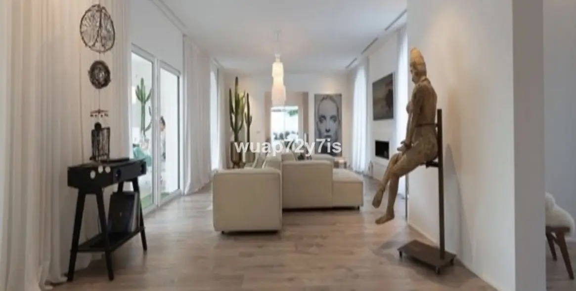 Sale of detached villa in Guadalmina Alta 7