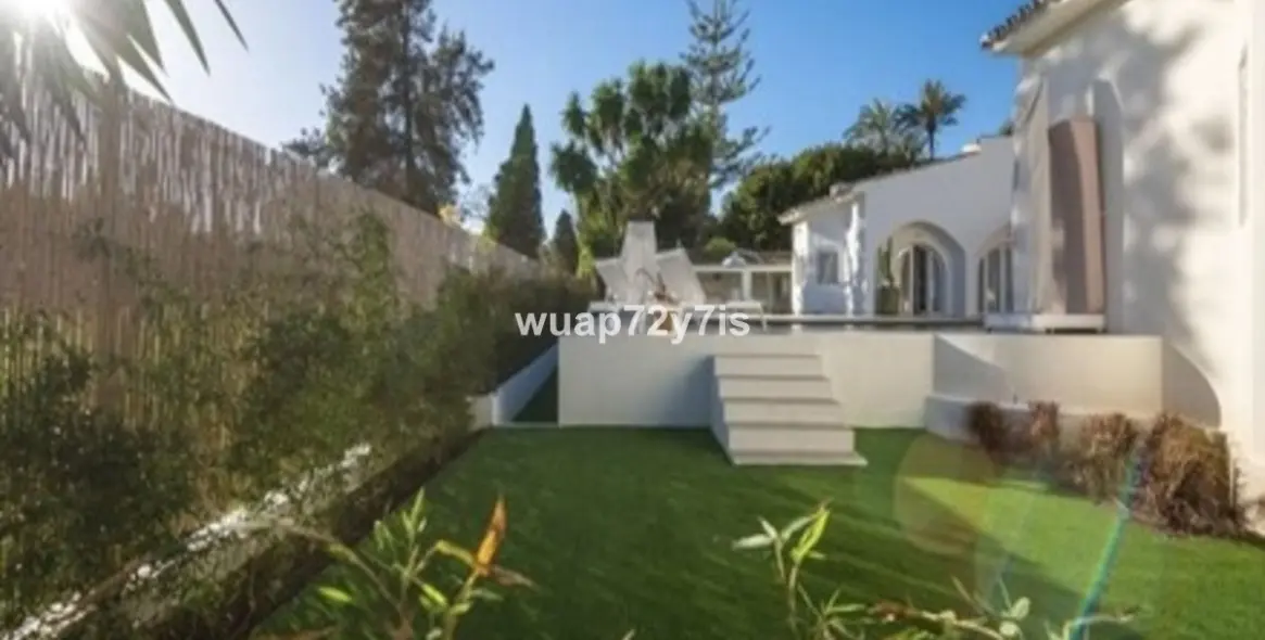 Sale of detached villa in Guadalmina Alta 21