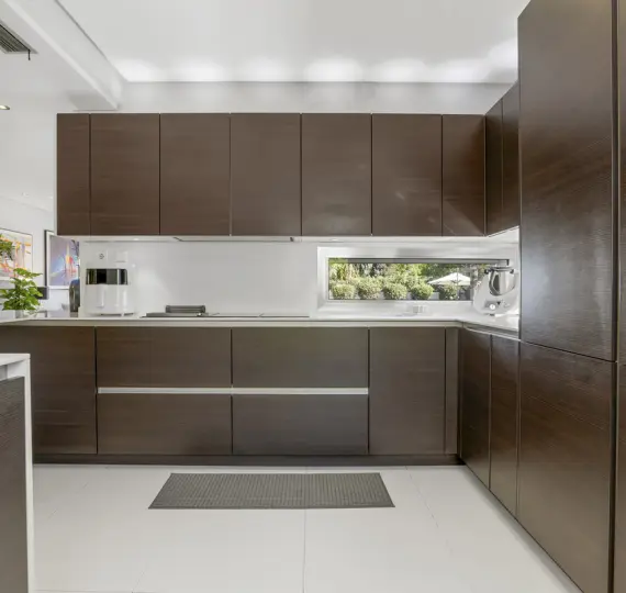 Venta de villa independiente en Nueva Andalucía