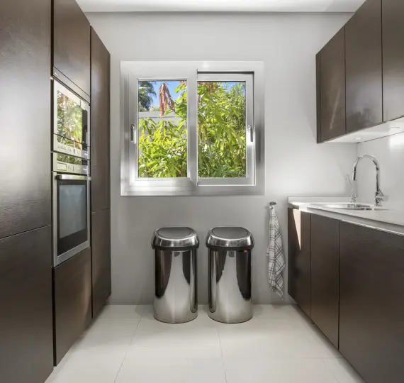 Venta de villa independiente en Nueva Andalucía