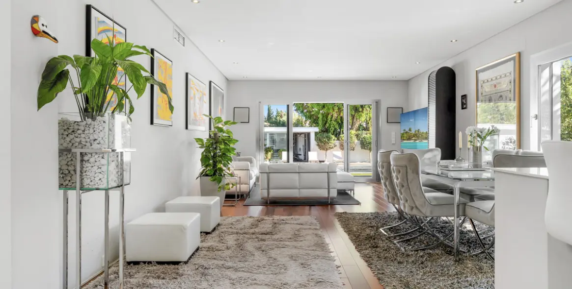 Venta de villa independiente en Nueva Andalucía 9