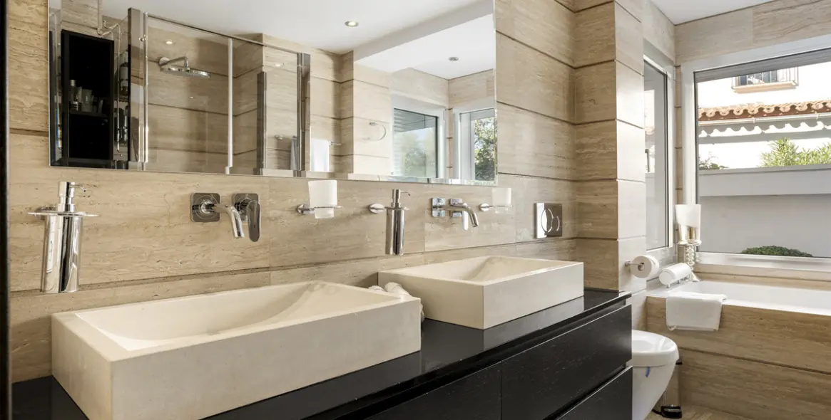 Venta de villa independiente en Nueva Andalucía 16