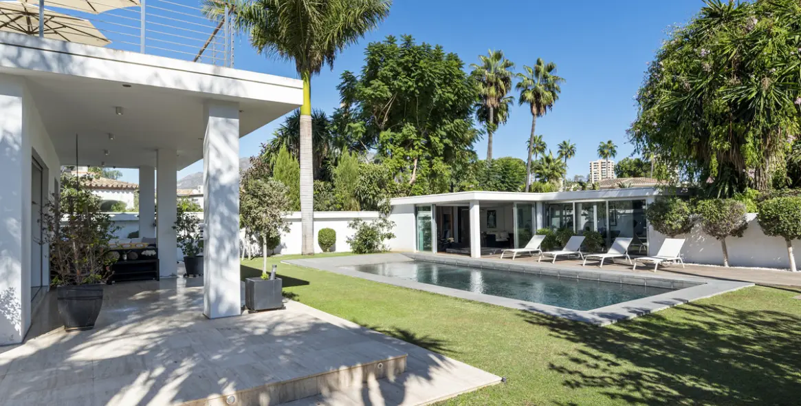 Sale of detached villa in Nueva Andalucía 21