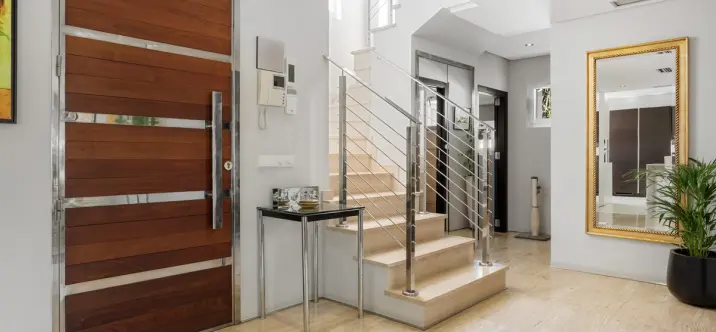 Venta de villa independiente en Nueva Andalucía 3