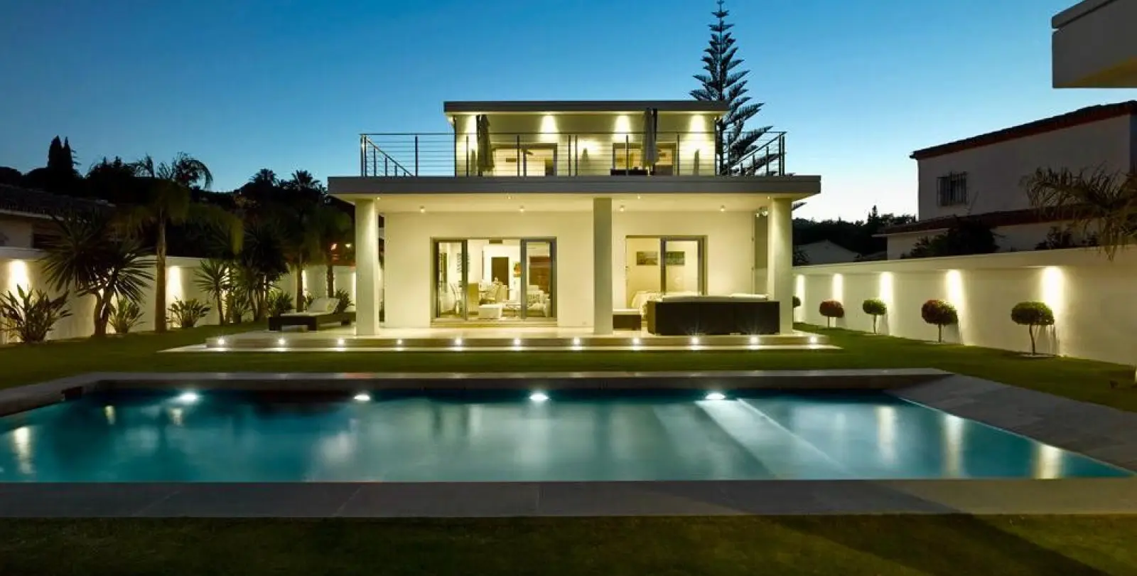 Venta de villa independiente en Nueva Andalucía 2