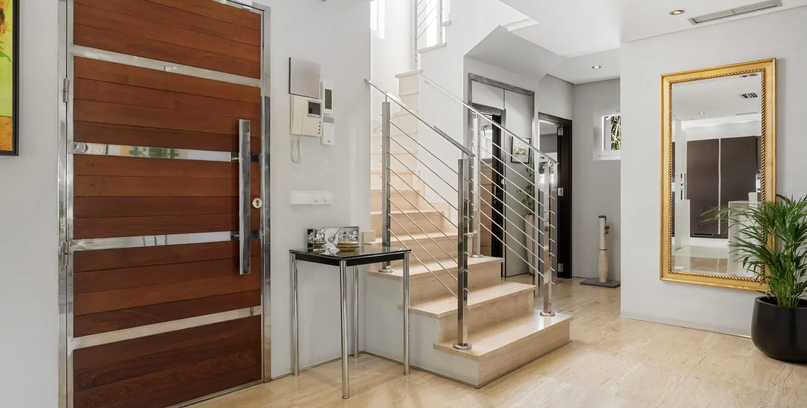 Venta de villa independiente en Nueva Andalucía 4