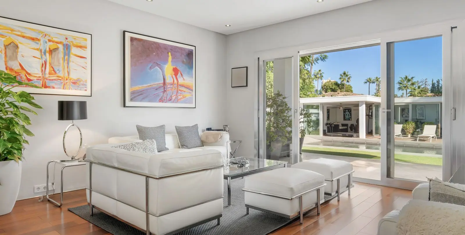 Venta de villa independiente en Nueva Andalucía 12