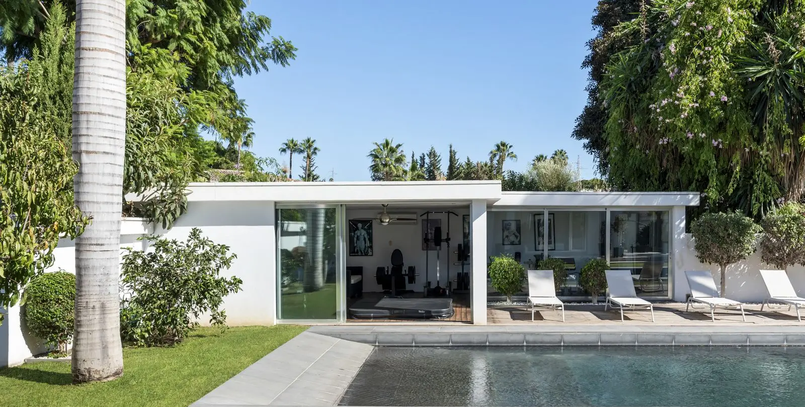 Venta de villa independiente en Nueva Andalucía 23