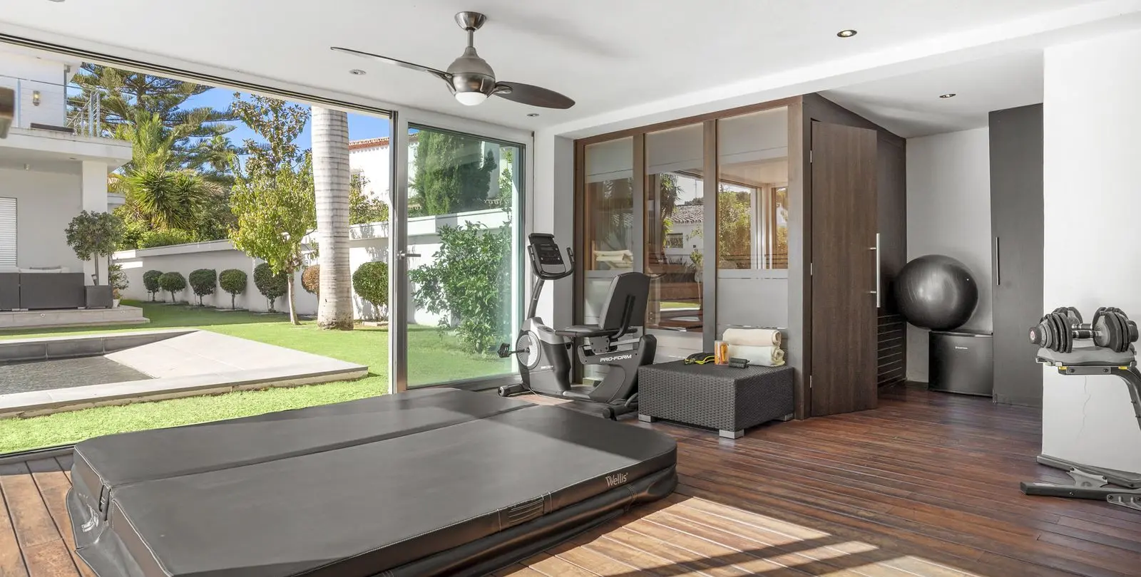 Venta de villa independiente en Nueva Andalucía 26