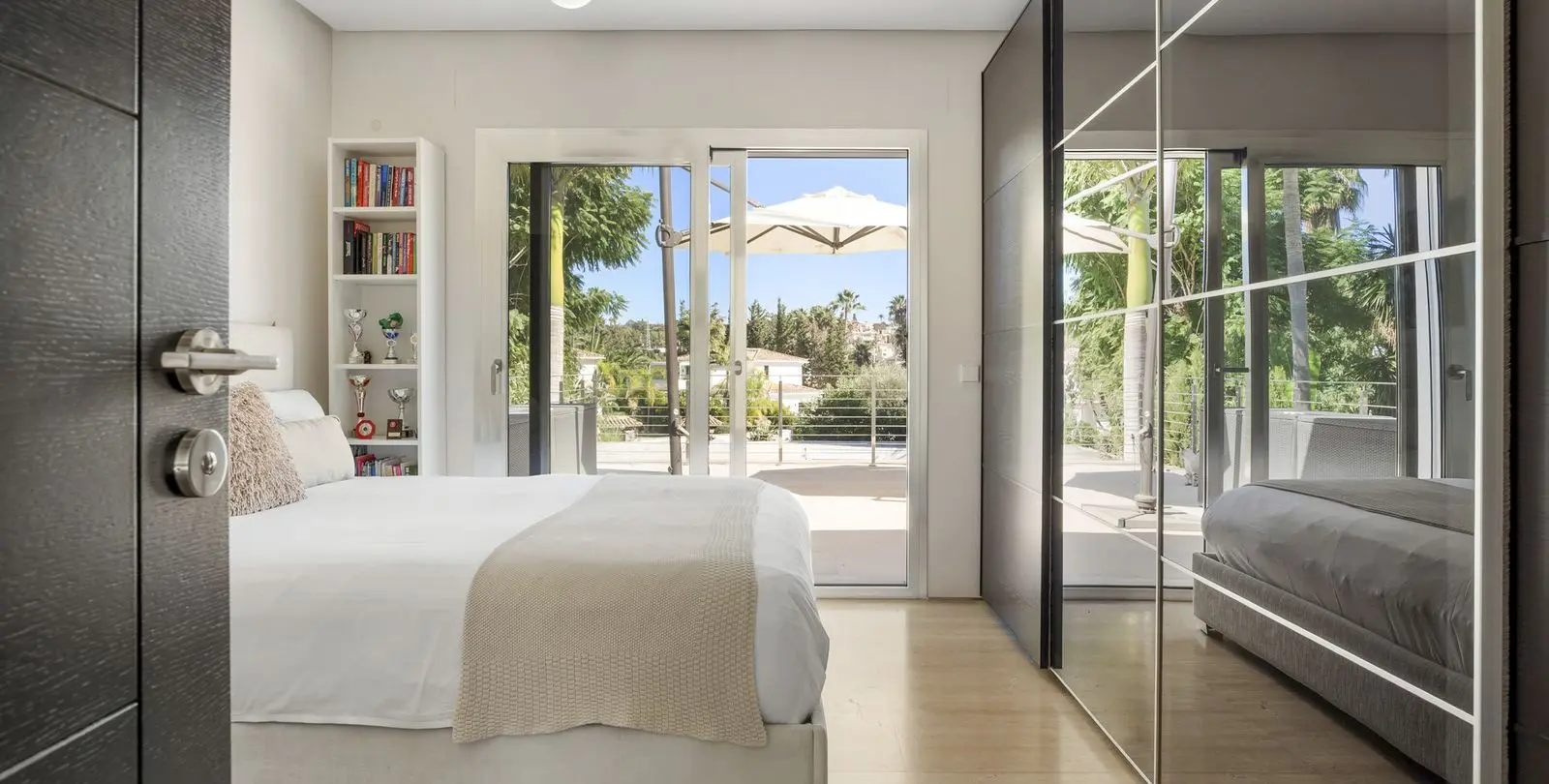 Venta de villa independiente en Nueva Andalucía 29