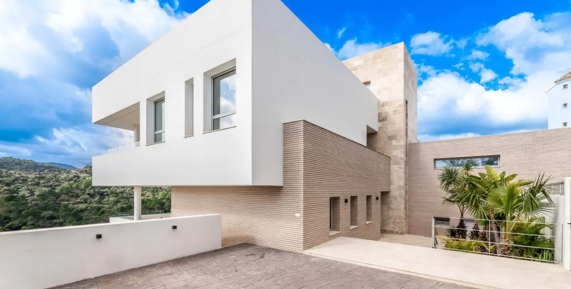 Sale of detached villa in Benahavís (district Los Arqueros) 1