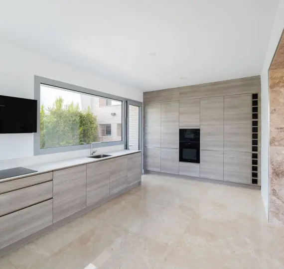 Detached villa R4813972