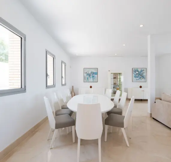 Detached villa R4813972