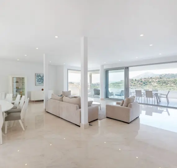 Detached villa R4813972