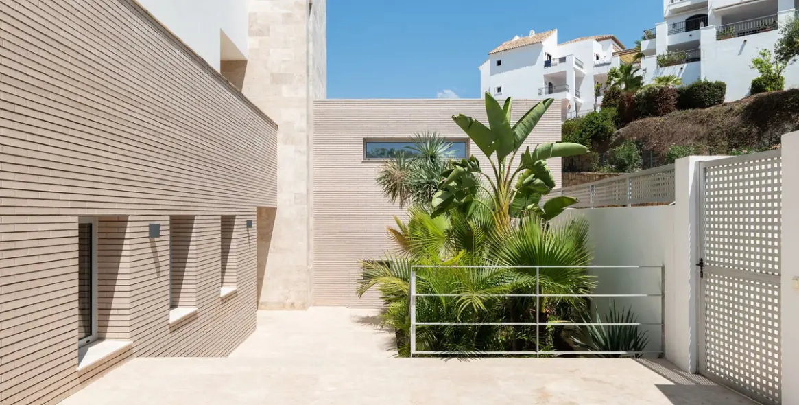 Продажа  отдельно стоящей виллы в Los Arqueros 21