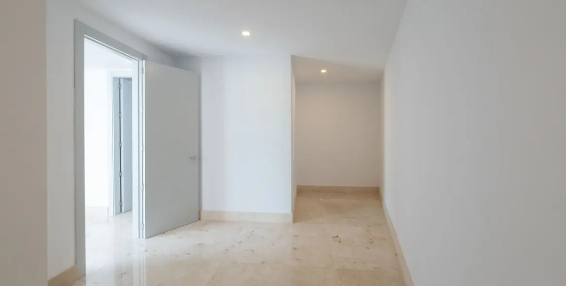 Продажа  отдельно стоящей виллы в Los Arqueros 31