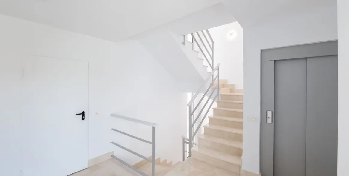 Продажа  отдельно стоящей виллы в Los Arqueros 37