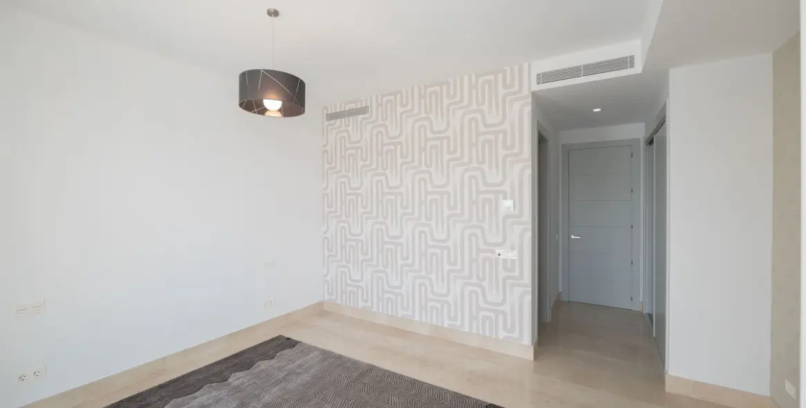 Продажа  отдельно стоящей виллы в Los Arqueros 40