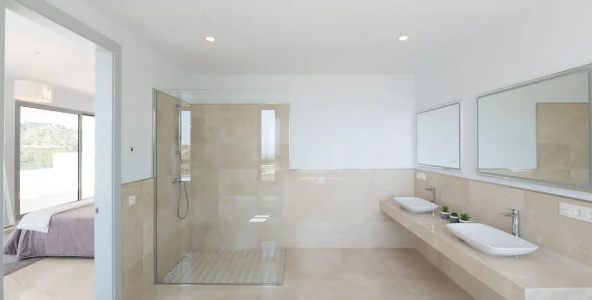 Продажа  отдельно стоящей виллы в Los Arqueros 45