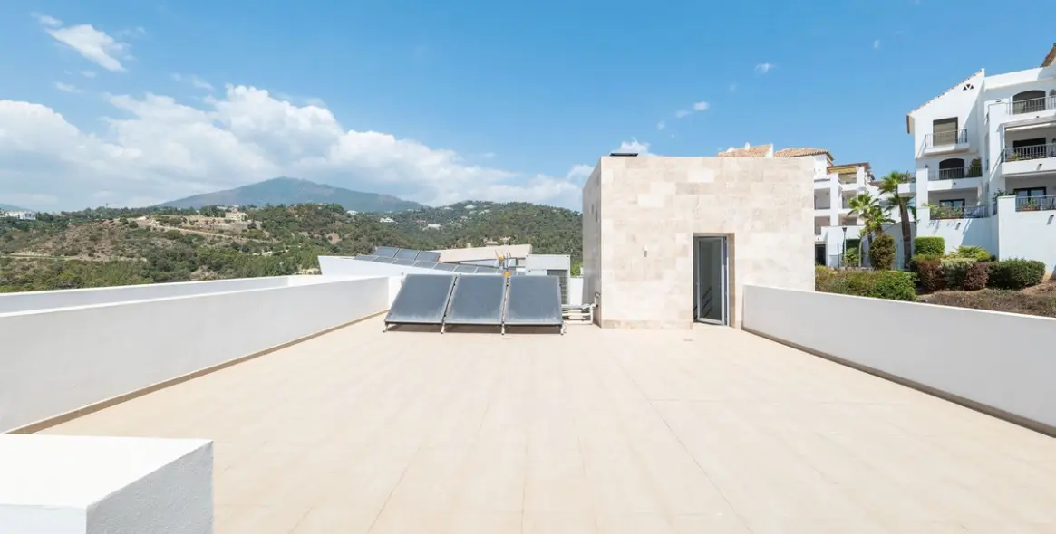 Продажа  отдельно стоящей виллы в Los Arqueros 51