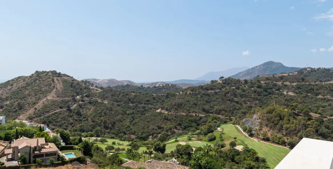 Продажа  отдельно стоящей виллы в Los Arqueros 53