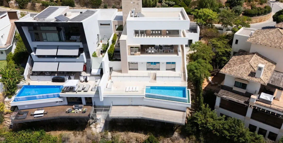 Продажа  отдельно стоящей виллы в Los Arqueros 56