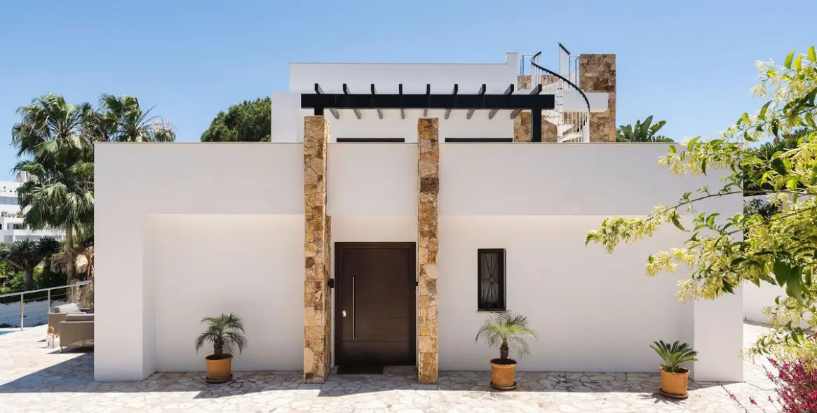 Venta de villa independiente en Nueva Andalucía 2