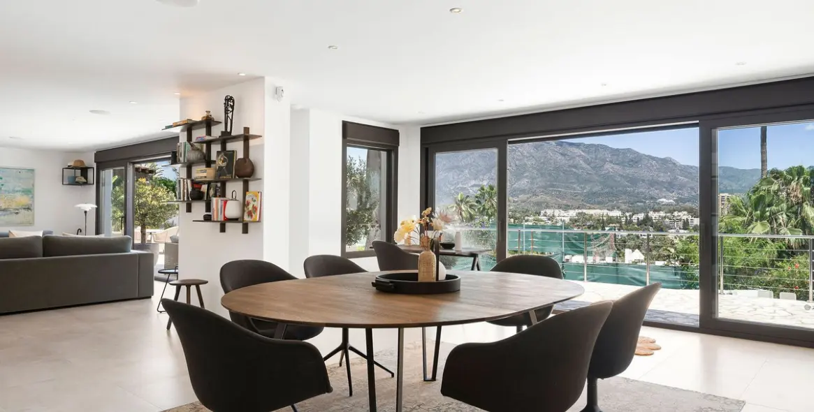 Venta de villa independiente en Nueva Andalucía 4