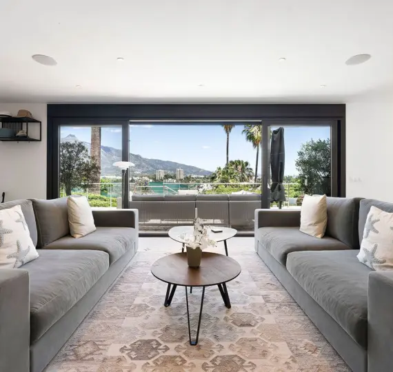 Продажа  отдельно стоящей виллы в Nueva Andalucía