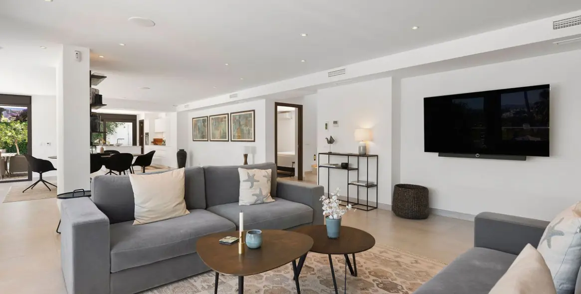 Venta de villa independiente en Nueva Andalucía 9