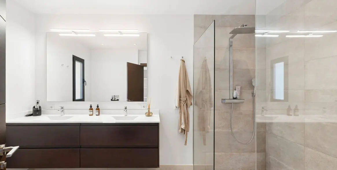 Venta de villa independiente en Nueva Andalucía 16