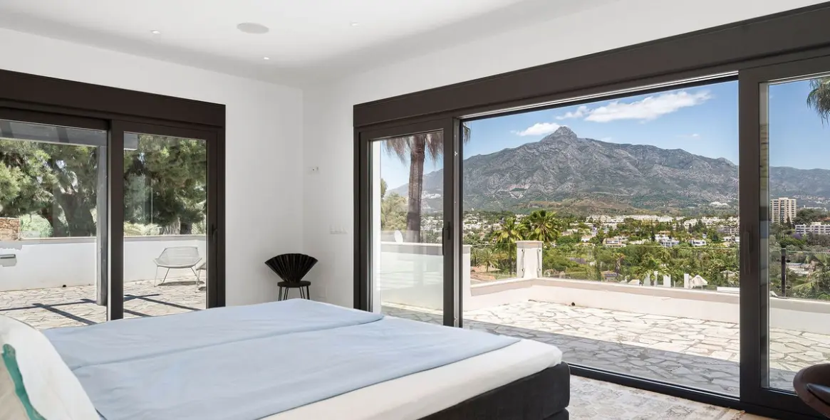 Venta de villa independiente en Nueva Andalucía 18