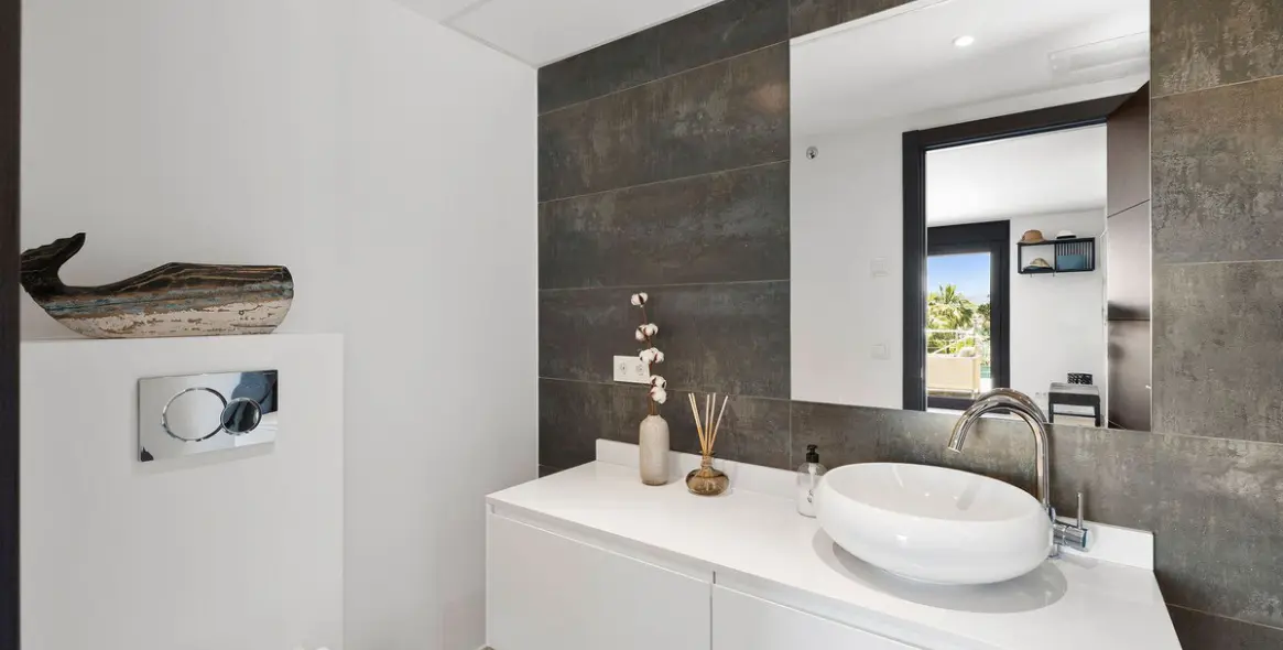 Venta de villa independiente en Nueva Andalucía 19