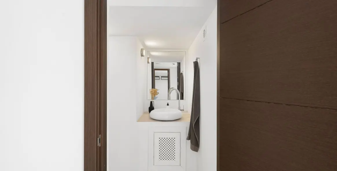 Продажа  отдельно стоящей виллы в Nueva Andalucía 27