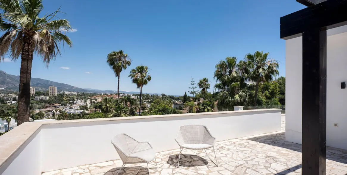 Продажа  отдельно стоящей виллы в Nueva Andalucía 31