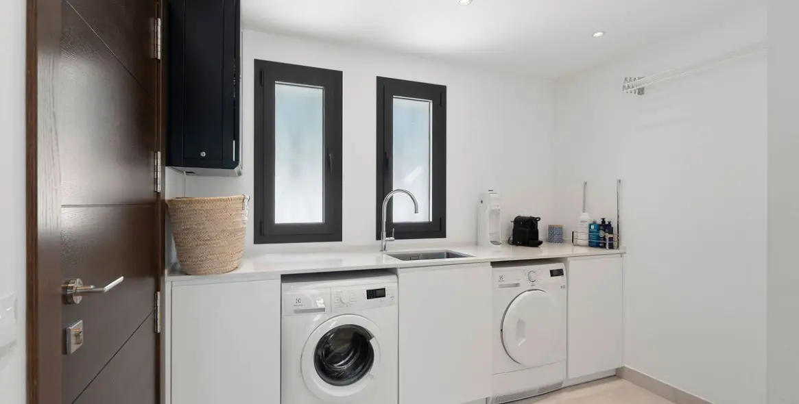 Продажа  отдельно стоящей виллы в Nueva Andalucía 36