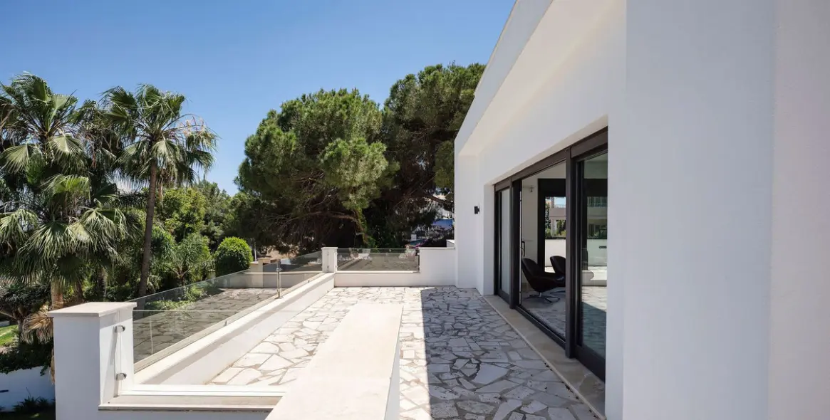 Продажа  отдельно стоящей виллы в Nueva Andalucía 38