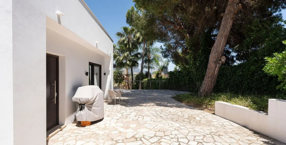 Продажа  отдельно стоящей виллы в Nueva Andalucía 41