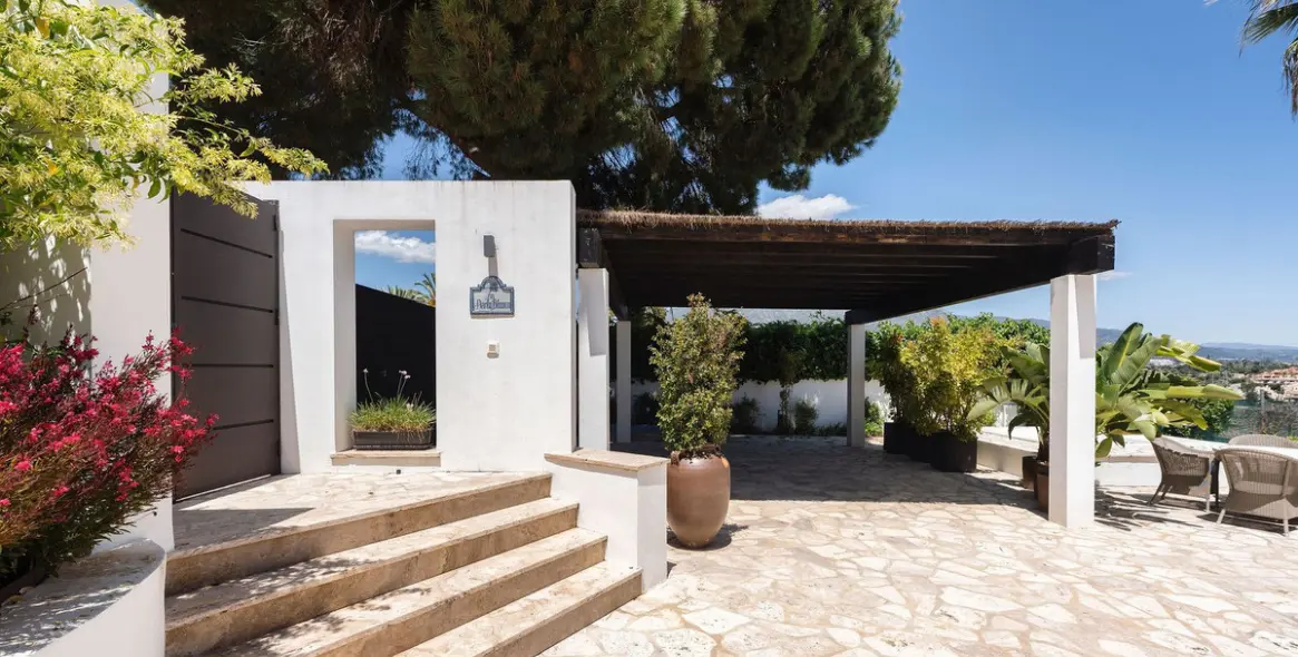 Продажа  отдельно стоящей виллы в Nueva Andalucía 42